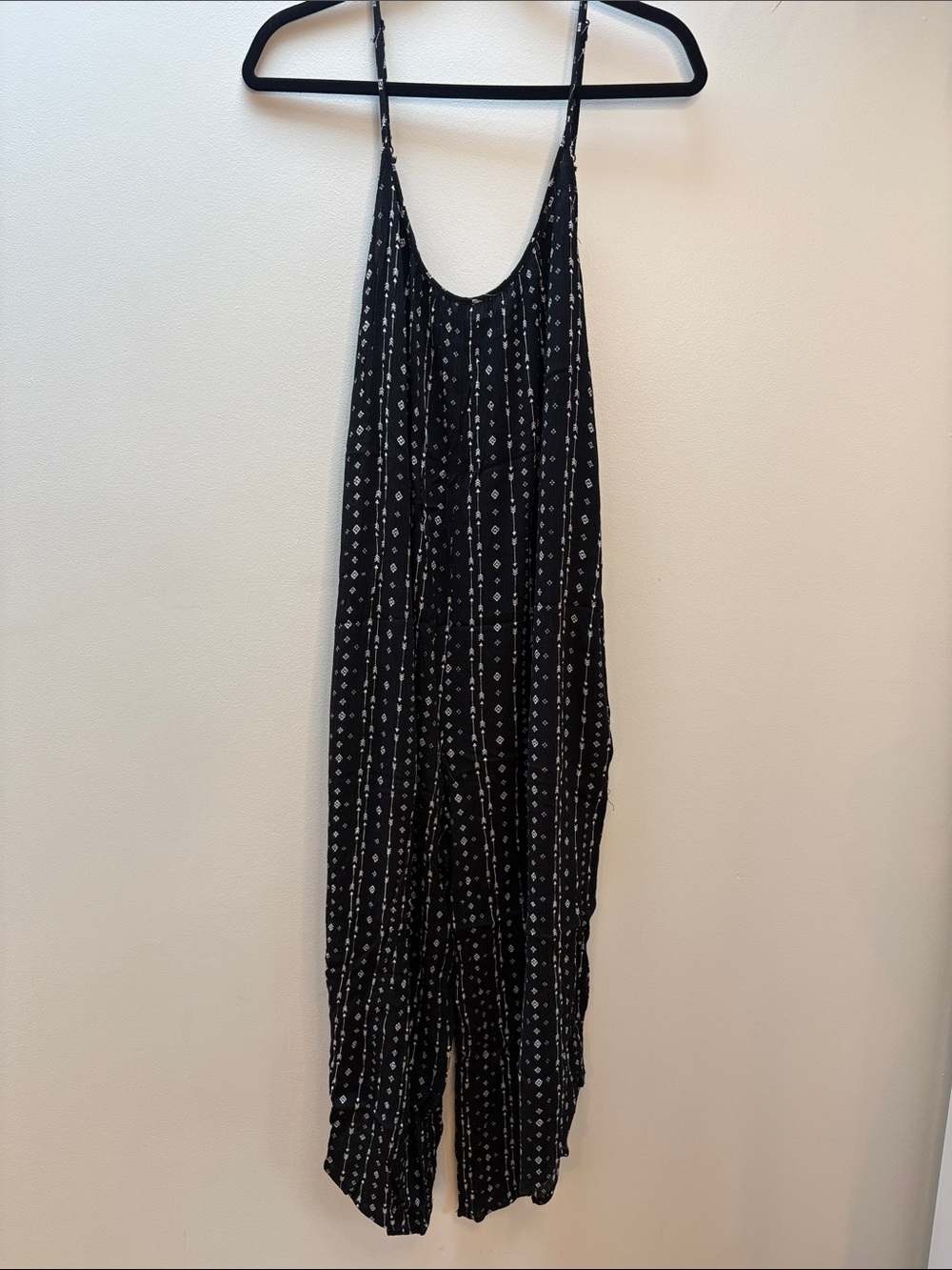 Hem & Thread - Black Printed Spaghetti-Strap Jumpsuit Size Medium